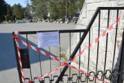 Od wtorku 7 kwietnia zamknięty został wstęp na teren cmentarza komunalnego w Stalowej Woli. 