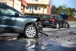 Na skrzyżowaniu ulicy Niezłomnych z ulicą Podleśną, doszło do groźnie wyglądającego zdarzenia drogowego. 