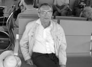 Tadeusz Pieńkowski na lotnisku w Madrycie w 2014 roku, w drodze powrotnej Chóru Kameralnego z Meksyku.