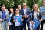 W Stalowej Woli działacze i sympatycy Koalicji Obywatelskiej zachęcali do pójścia do wyborów i oddania głosów na Rafała Trzaskowskiego.