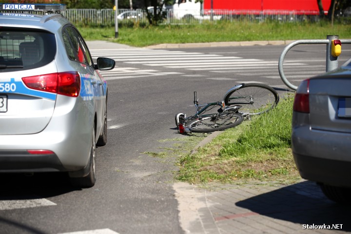 Do wypadku z udziałem rowerzysty doszło na skrzyżowaniu przy Patriocie w Stalowej Woli.