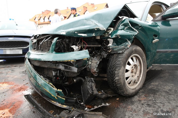 Na wylotówce na Tarnobrzeg doszło do wypadku drogowego, w którym dwie osoby zostały ranne. 