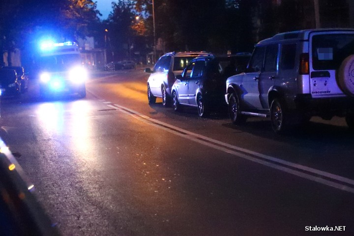 Na ulicy Żwirki i Wigury doszło do wypadku samochodowego, w którym jedna z osób doznała urazu kręgosłupa.