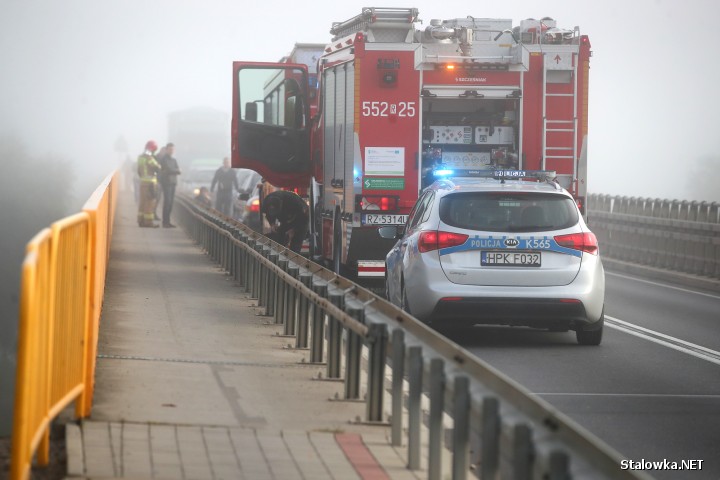 Na moście na rzece San na Brandwicy doszło do zderzenia trzech aut, w którym dwie osoby zostały ranne.