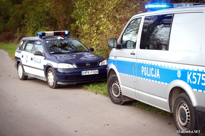 Na terenie stalowowolskich błoni ujawniono zwłoki 22-letniego mężczyzny.