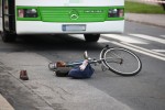 Na ulicy Rozwadowskiej doszło do potrącenia rowerzysty przez autobus.