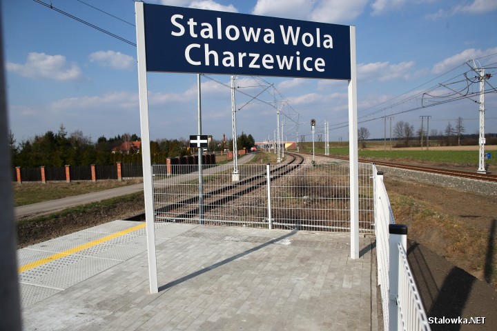 Zgodnie z nowym rozkładem jazdy PKP na nowo wybudowanej stacji kolejowej Stalowa Wola Charzewice nie zatrzyma się żaden pociąg.