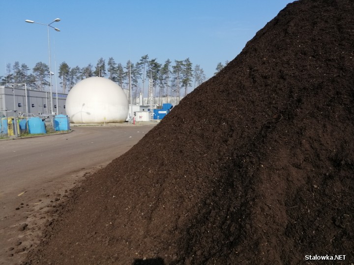 W Zakładzie Mechaniczno-Biologicznego Przetwarzania Odpadów Miejskiego Zakładu Komunalnego w Stalowej Woli produkowany jest ekologiczny polepszacz glebowy, wytwarzany z zielonych i bio odpadów.
