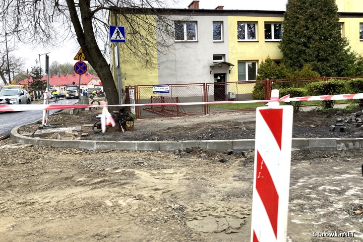 Po zakończeniu remontu wjazd w ulicę Dąbrowskiego przy PSP nr 9 i ruch w stronę Strażackiej będzie jednokierunkowy.
