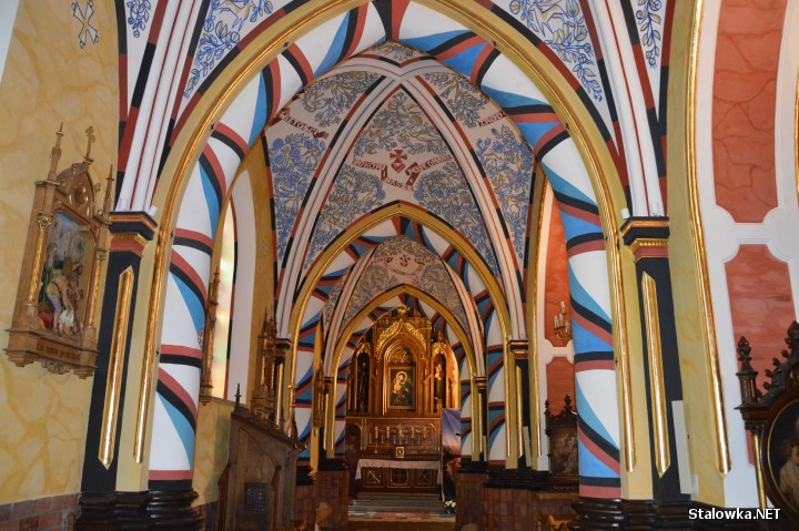 Konserwator zabytków wstrzymał prace konserwacyjne polichromii w kościele Matki Bożej Szkaplerznej w Stalowej Woli-Rozwadowie. 