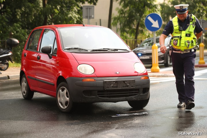 Na ulicy Adama Mickiewicza doszło do wypadku drogowego z udziałem skutera, w którym dwie osoby zostały ranne.