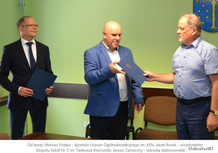 Zarząd Powiatu Stalowowolskiego powierzył pełnienie obowiązków dyrektora, Jackowi Bożkowi, wicedyrektorowi Budowlanki na okres od 1 września 2021 r. do 31 sierpnia 2022 r.