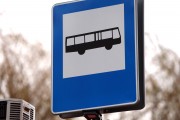 Zdaniem Czytelnika autobusy powinny stawać na przystanku autobusowym a nie w miejscach niebezpiecznych, stwarzając zagrożenie.