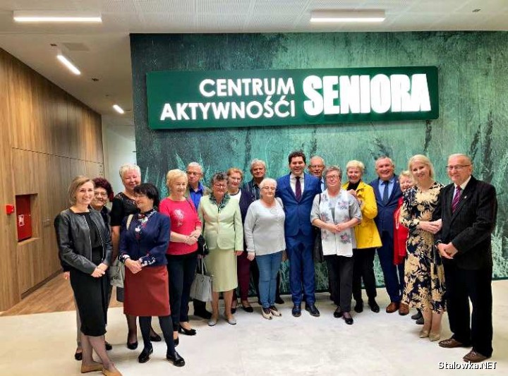 W Stalowej Woli w domu handlowym Centrum 4 przy okazji obrad Rady Seniorów, dokonano otwarcia Centrum Aktywności Seniora.