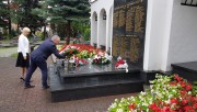 Przedstawiciele Rady Miasta w Stalowej Woli złożyli wiązanki w miejscach pamięci narodowej, upamiętniając datę 1 września - wybuch II wojny światowej.