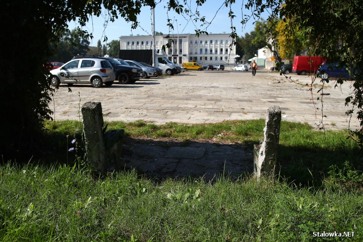 Do czasu przebudowy Placu Piłsudskiego w Stalowej Woli, nie będzie żadnych doraźnych remontów, słyszymy w Urzędzie Miasta.