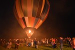 Nocny pokaz balonów na zakończenie Babiego Lata.