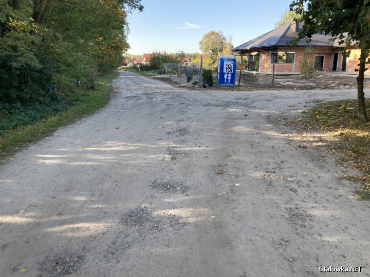 Mieszkańcy Sasankowej na osiedlu Piaski w Stalowej Woli zwrócili się do radnego miejskiego Jerzego Augustyna o pomoc w sprawie remontu ulicy.