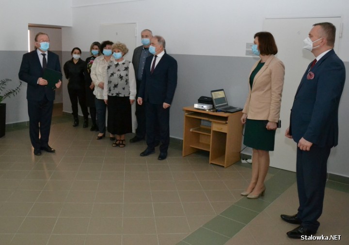 Wojewoda Ewa Leniart odwiedziła przebudowaną siedzibę Powiatowej Inspekcji Weterynaryjnej w Stalowej Woli.