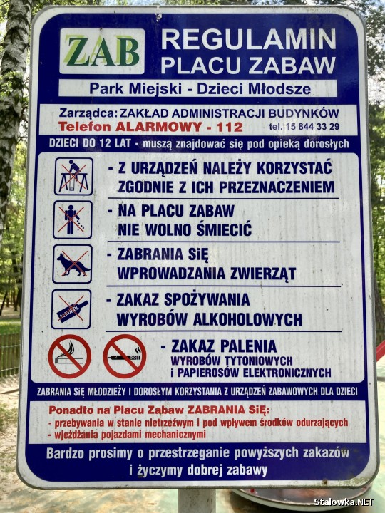 Jeden z Czytelników zwrócił uwagę na stan utrzymania placów zabaw w parku miejskim w Stalowej Woli. Brak odpowiedniej administracji i konserwacji sprawia, że popada w ruinę.