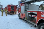 Pożar domu w Agatówce. Dwie osoby trafiły do szpitala.