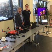 Na Wydziale Mechaniczno-Technologicznym Politechniki Rzeszowskiej w Stalowej Woli, przy wsparciu funduszy zewnętrznych realizowana jest Akademia 4.0 i szkolenia z zakresu pilotowania dronów.