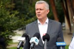 W Stalowej Woli przed gmachem Wydziału Mechaniczno-Technologicznego Politechniki Rzeszowskiej w Stalowej Woli odbyła się konferencja prasowa z udziałem byłego wicepremiera, ministra obrony narodowej Tomasza Siemoniaka z udziałem kandydującej w wyborach do Sejmu z miejsca nr 7 Koalicji Obywatelskiej Renaty Butryn.
