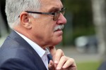 W Stalowej Woli przed gmachem Wydziału Mechaniczno-Technologicznego Politechniki Rzeszowskiej w Stalowej Woli odbyła się konferencja prasowa z udziałem byłego wicepremiera, ministra obrony narodowej Tomasza Siemoniaka z udziałem kandydującej w wyborach do Sejmu z miejsca nr 7 Koalicji Obywatelskiej Renaty Butryn.