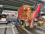 Za ciężki transport drewna wstrzymany.