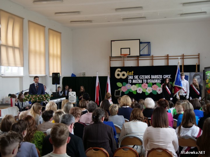 Publiczna Szkoła Podstawowa nr 4 w Stalowej Woli obchodziła Jubileusz 60-lecia powstania.
