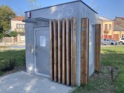Jedna z toalet miejskich, wybudowana przy okazji remontu Rynku w Rozwadowie.