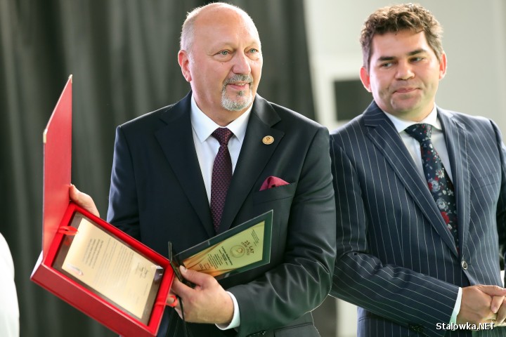 Z okazji jubileuszu władze miasta przekazały 25 tysięcy złotych na doposażenie sal tematycznych.