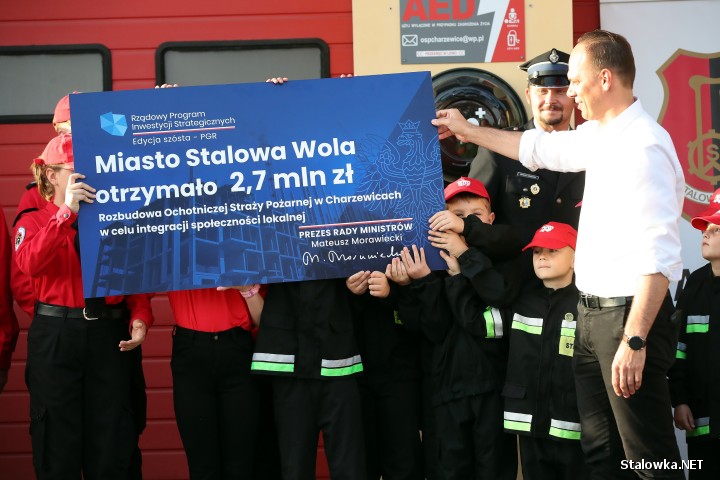2,7 mln zł dla OSP Charzewice. Będą nowe garaże i świetlica.