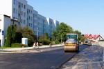Dobiega końca od wielu lat oczekiwany remont odcinka ul. Wałowej w Stalowej Woli. Wykonawca nakłada już ostatnie warstwy asfaltu i kończy układanie kostki brukowej na chodnikach.