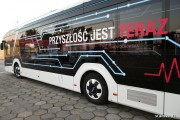Trzy firmy złożyły aplikacje na dostawę dla miasta pięciu nowych autobusów elektrycznych.