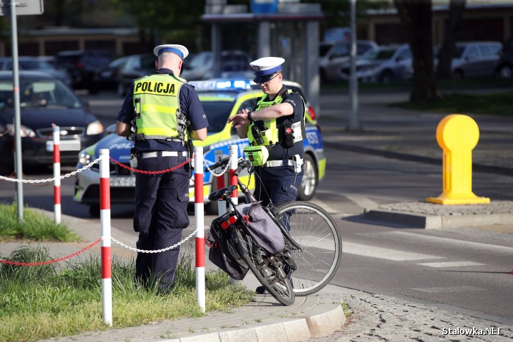 Wypadek na Poniatowskiego. Rowerzystka trafiła do szpitala.