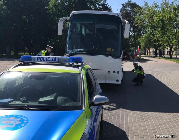 Ruszył policyjny punkt kontroli autobusów.