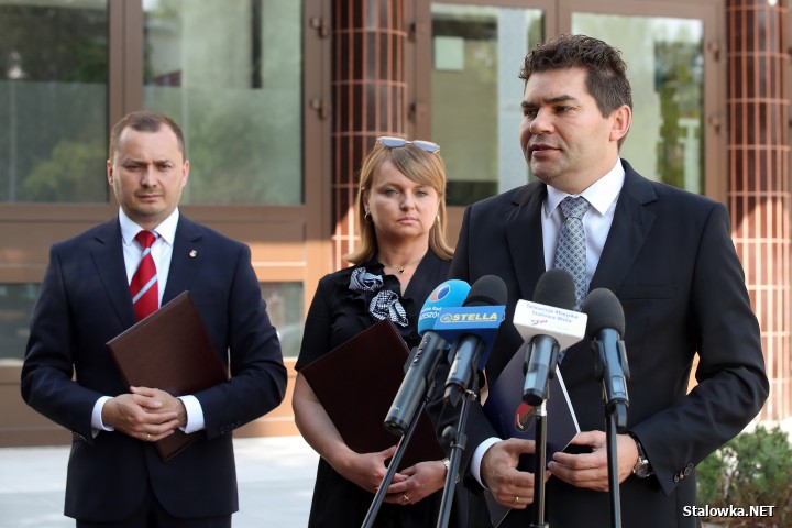1 lipca w Stalowej Woli odbyła się konferencja prasowa na której prezydent miasta Lucjusz Nadbereżny przedstawił swoich zastępców. Potwierdziły się wcześniejsze przypuszczenia, że będzie to Tomasz Miśko i Monika Pachacz-Świderska.