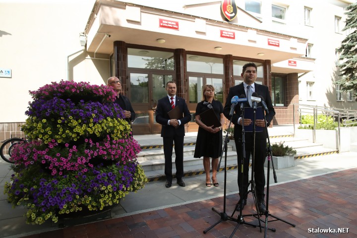 1 lipca w Stalowej Woli odbyła się konferencja prasowa na której prezydent miasta Lucjusz Nadbereżny przedstawił swoich zastępców. Potwierdziły się wcześniejsze przypuszczenia, że będzie to Tomasz Miśko i Monika Pachacz-Świderska.