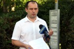 Radny Andrzej Dorosz podjął interwencję na prośbę mieszkańców, którzy domagają się montażu ławki na przystanku.