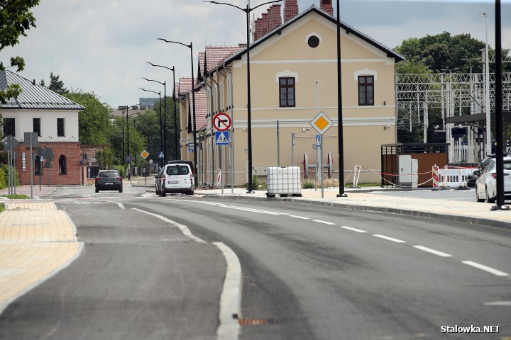 Zakończył się remont ulicy Dąbrowskiego w Stalowej Woli prowadzony przez Starostwo Powiatowe. Chodzi o drugi etap na odcinku 400 metrów.