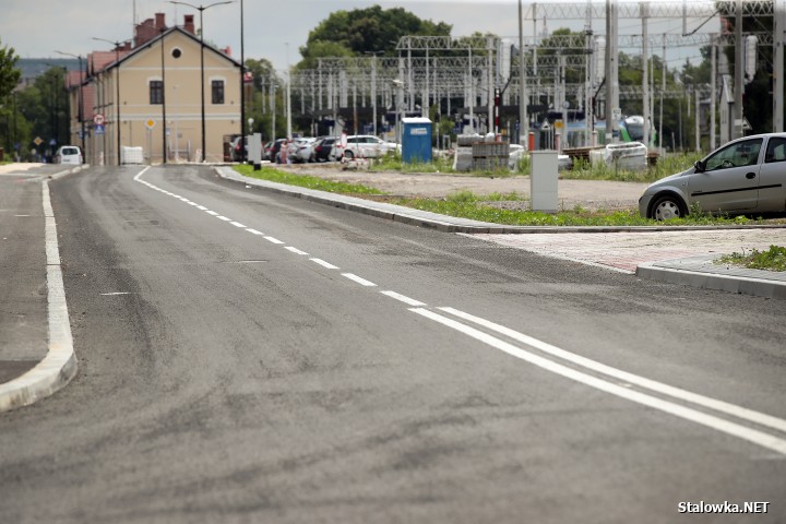 Zakończył się remont ulicy Dąbrowskiego w Stalowej Woli prowadzony przez Starostwo Powiatowe. Chodzi o drugi etap na odcinku 400 metrów.