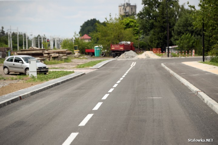 Zakończył się remont ulicy Dąbrowskiego w Stalowej Woli prowadzony przez Starostwo Powiatowe. Chodzi o drugi etap na odcinku 400 metrów.