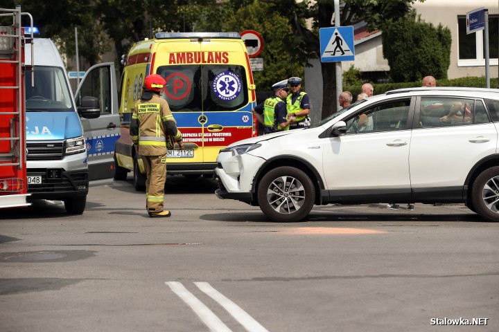 Zdarzenie drogowe na ulicy Niezłomnych w Stalowej Woli.