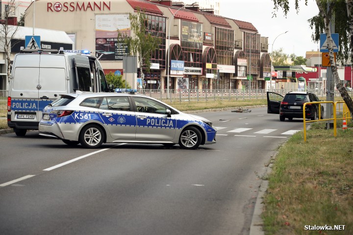 Potrącenie na Alejach Jana Pawła II w Stalowej Woli. Rowerzysta w ciężkim stanie.