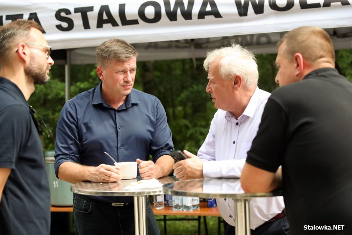 Ministerialna delegacja w Hucie Stalowa Wola.