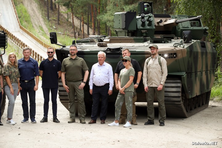 Ministerialna delegacja w Hucie Stalowa Wola.