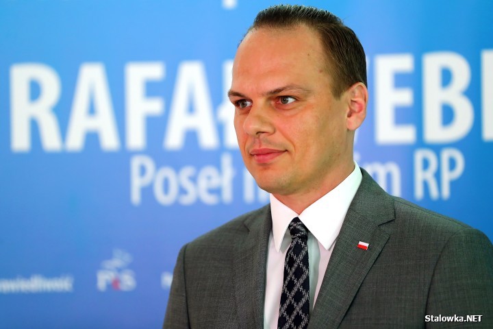 Posłowie z Podkarpacia, w tym Rafał Weber (PiS), były minister infrastruktury apeluje do obecnie rządzących, aby udzielili wsparcia branży transportowej, w związku z wprowadzeniem opłat na drogach ekspresowych, autostradach, powstałych po 2017 roku.