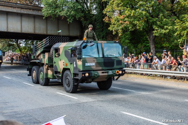 Defilada Wojska Polskiego na warszawskiej Wisłostradzie.