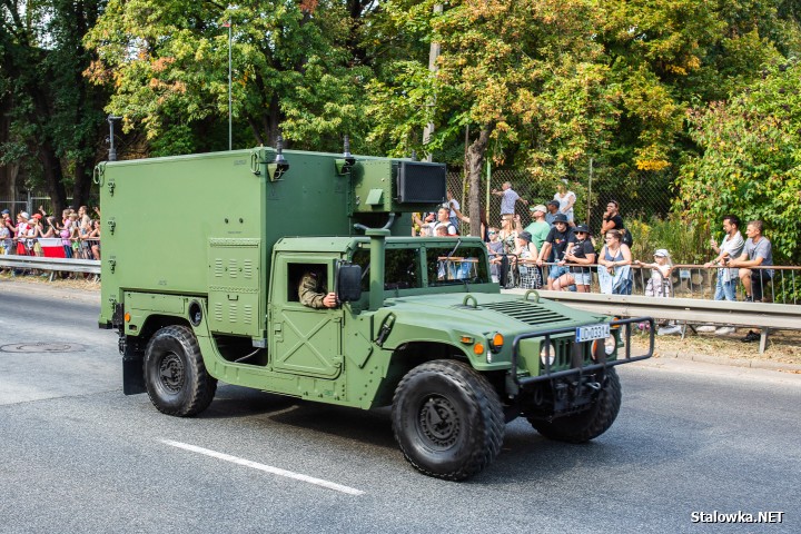 Defilada Wojska Polskiego na warszawskiej Wisłostradzie.